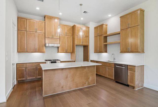 1713 Bologna Lane, Houston, TX 77055