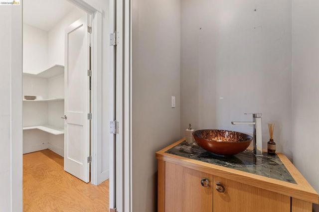 5917 Balboa, Oakland, CA 94611