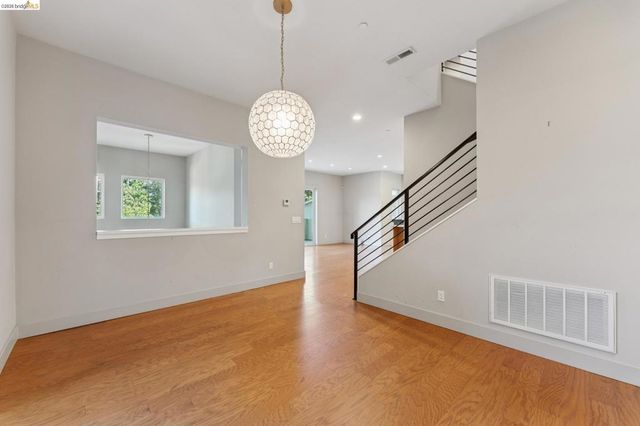 5917 Balboa, Oakland, CA 94611