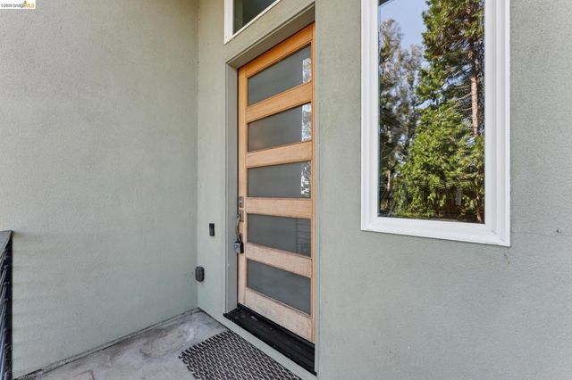 5917 Balboa, Oakland, CA 94611