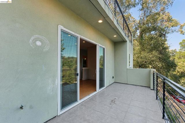 5917 Balboa, Oakland, CA 94611