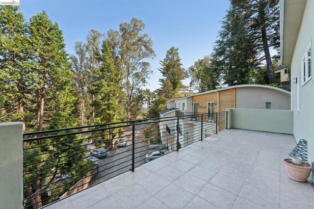 5917 Balboa, Oakland, CA 94611