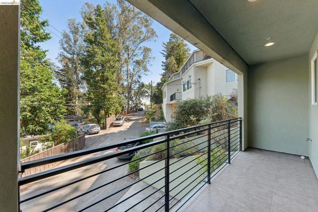 5917 Balboa, Oakland, CA 94611