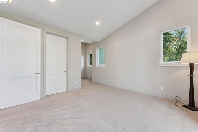 5917 Balboa, Oakland, CA 94611