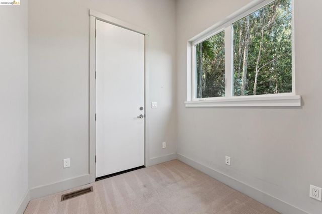 5917 Balboa, Oakland, CA 94611