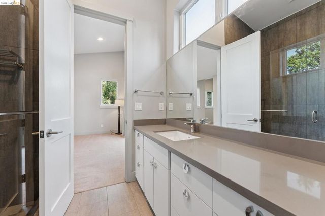 5917 Balboa, Oakland, CA 94611