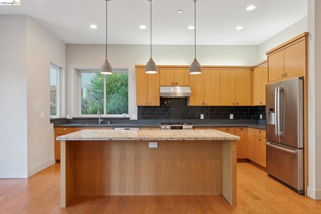 5917 Balboa, Oakland, CA 94611
