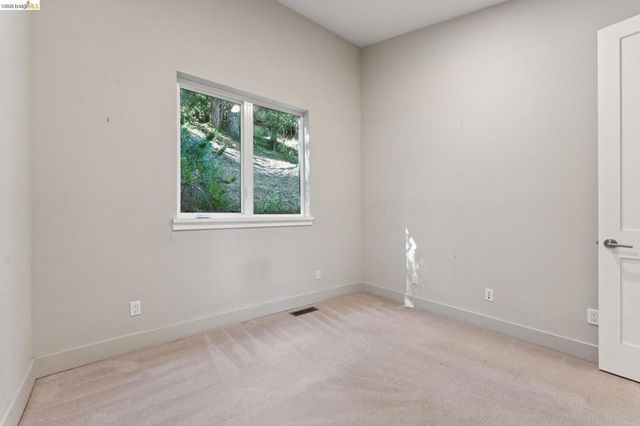 5917 Balboa, Oakland, CA 94611