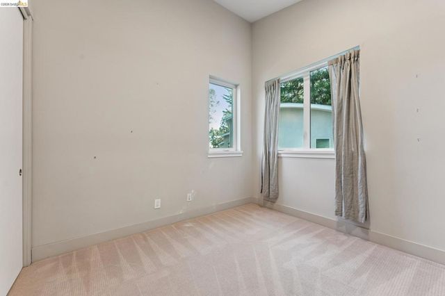 5917 Balboa, Oakland, CA 94611