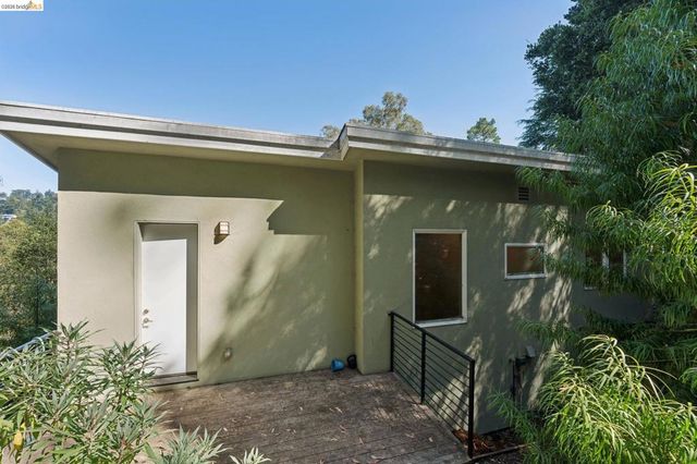 5917 Balboa, Oakland, CA 94611