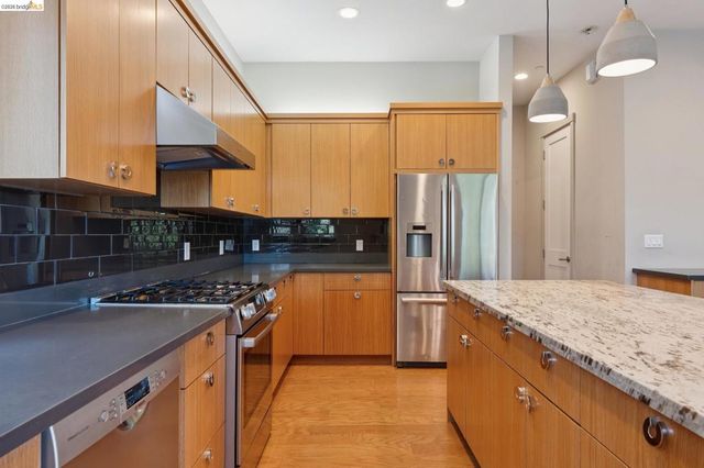 5917 Balboa, Oakland, CA 94611