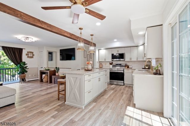 47 Summit Rd, Hamburg Boro, NJ 07419