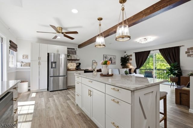 47 Summit Rd, Hamburg Boro, NJ 07419