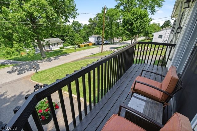 47 Summit Rd, Hamburg Boro, NJ 07419