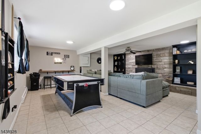 47 Summit Rd, Hamburg Boro, NJ 07419