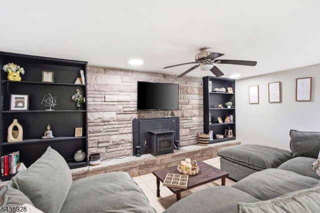 47 Summit Rd, Hamburg Boro, NJ 07419