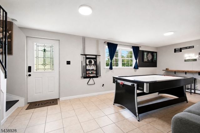 47 Summit Rd, Hamburg Boro, NJ 07419