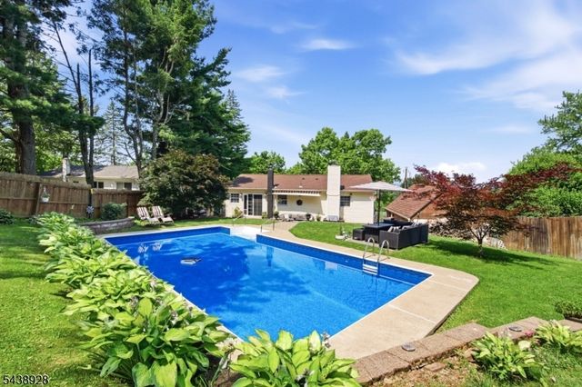 47 Summit Rd, Hamburg Boro, NJ 07419