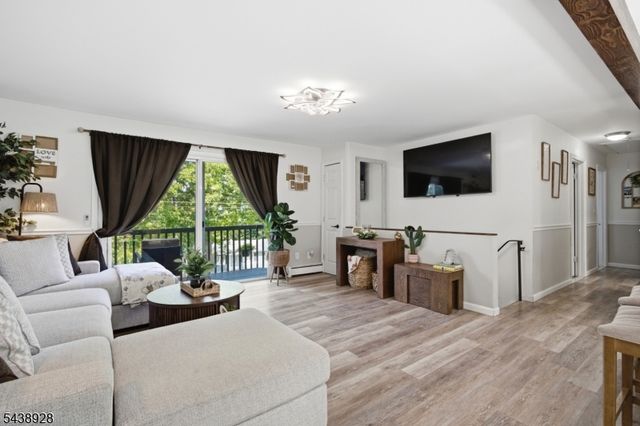 47 Summit Rd, Hamburg Boro, NJ 07419