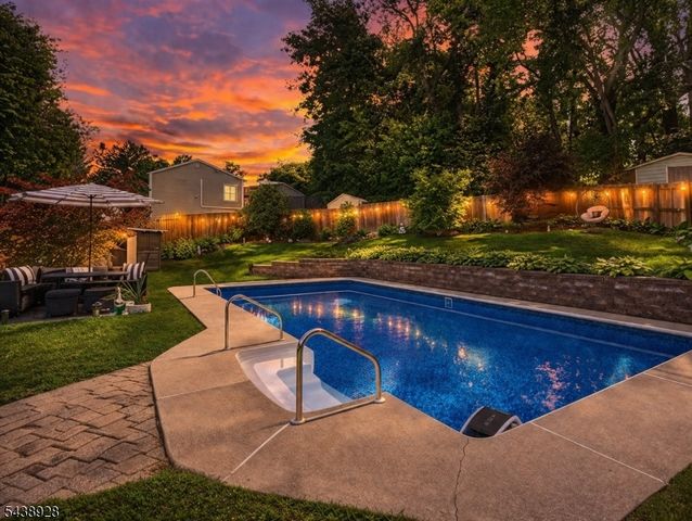 47 Summit Rd, Hamburg Boro, NJ 07419