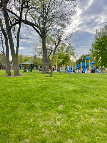110 Bent Creek Court, Palatine, IL 60067