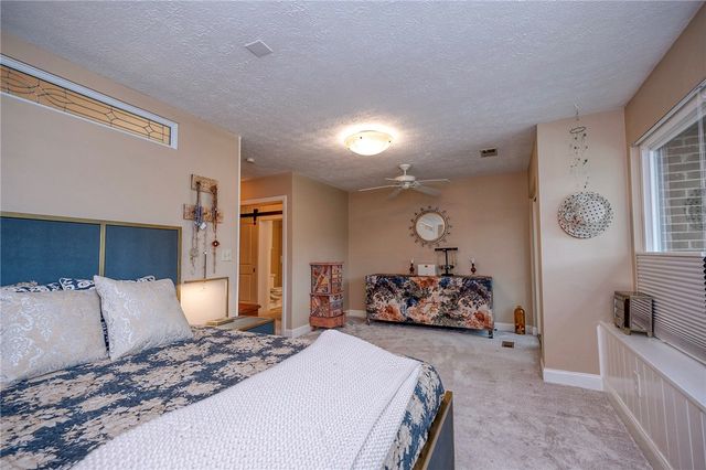 1523 Merion Ln, Oakmont, PA 15139