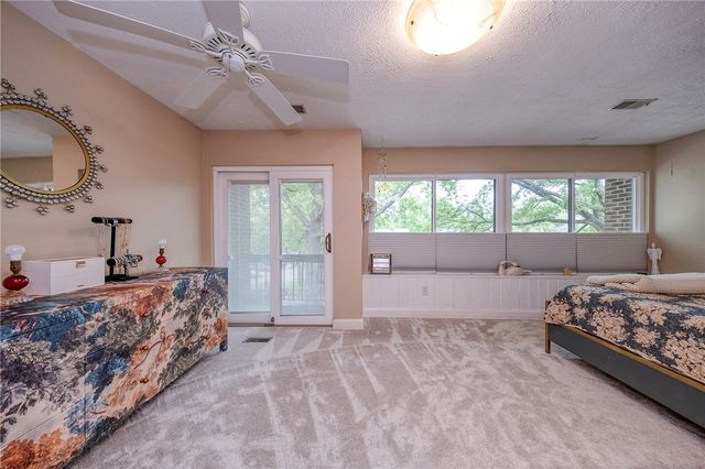 1523 Merion Ln, Oakmont, PA 15139