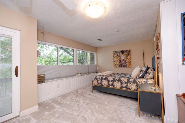 1523 Merion Ln, Oakmont, PA 15139