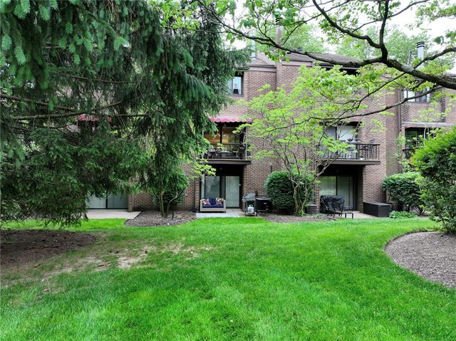 1523 Merion Ln, Oakmont, PA 15139