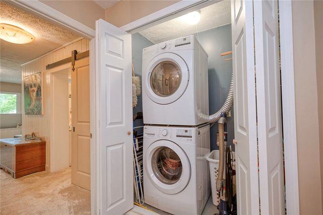 1523 Merion Ln, Oakmont, PA 15139
