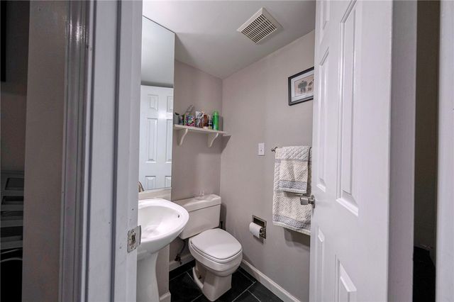 1523 Merion Ln, Oakmont, PA 15139