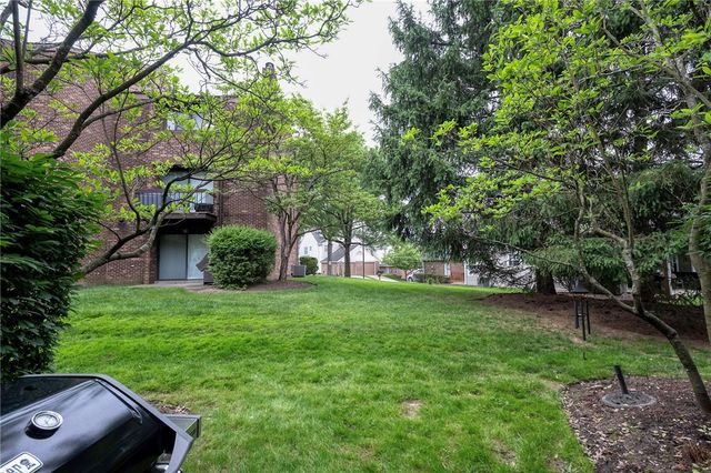 1523 Merion Ln, Oakmont, PA 15139