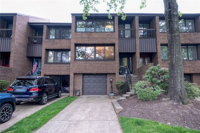 1523 Merion Ln, Oakmont, PA 15139