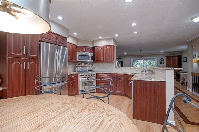 1523 Merion Ln, Oakmont, PA 15139