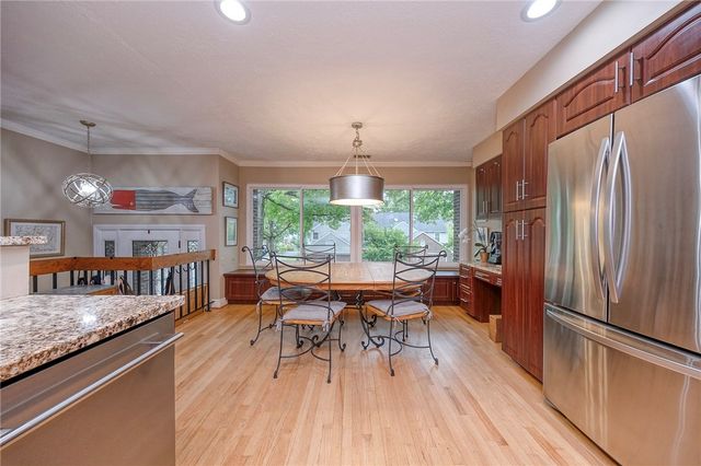 1523 Merion Ln, Oakmont, PA 15139