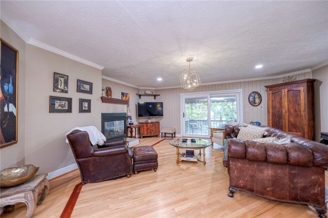 1523 Merion Ln, Oakmont, PA 15139