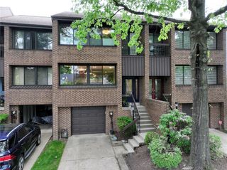 1523 Merion Ln, Oakmont, PA 15139