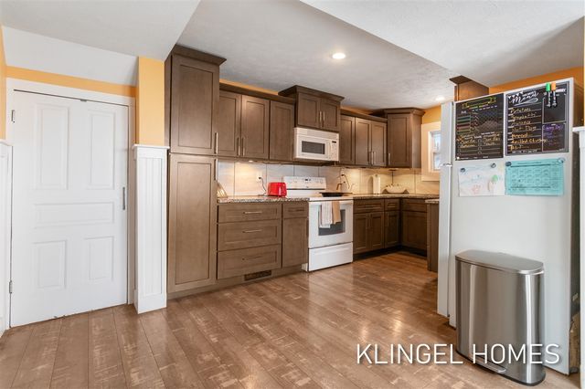 326 South Street, Spring Lake, MI 49456