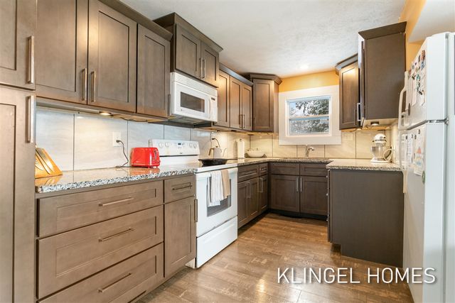 326 South Street, Spring Lake, MI 49456