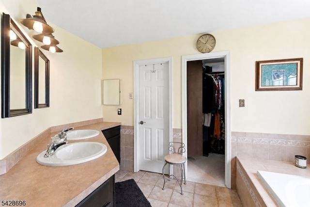 181 Glenwood Ave, Burlington Twp., NJ 08016