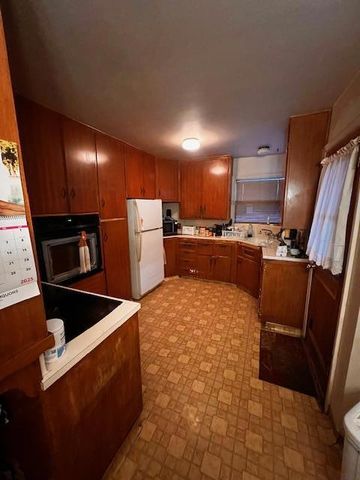 7 Midway Avenue, Salinas, CA 93905