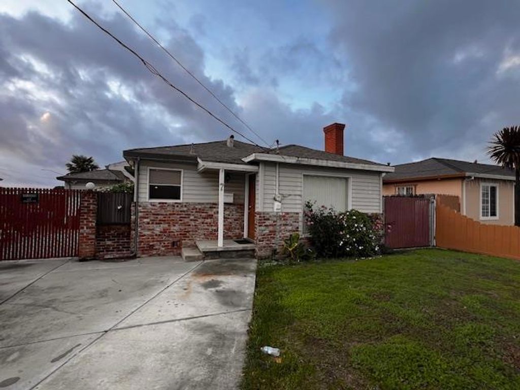 7 Midway Avenue, Salinas, CA 93905