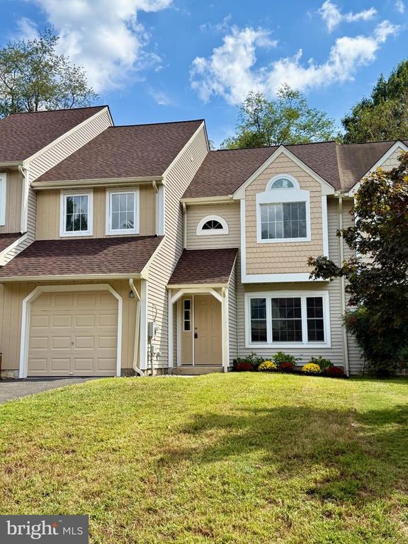 8778 DUVEEN DR, Wyndmoor, PA 19038