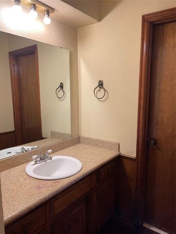 9120 Knottingham, Midwest City, OK 73130