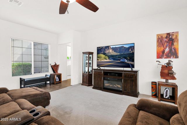 18059 W TANGLEWOOD Drive, Goodyear, AZ 85338