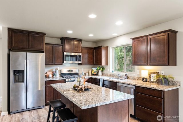 256 NE Tronson Circle, Bremerton, WA 98311