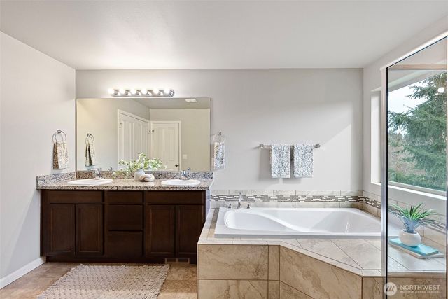 256 NE Tronson Circle, Bremerton, WA 98311