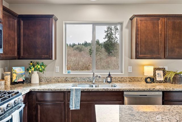 256 NE Tronson Circle, Bremerton, WA 98311