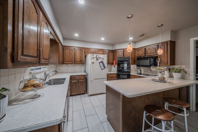 614 Athenia Way, Duncanville, TX 75137