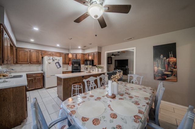 614 Athenia Way, Duncanville, TX 75137